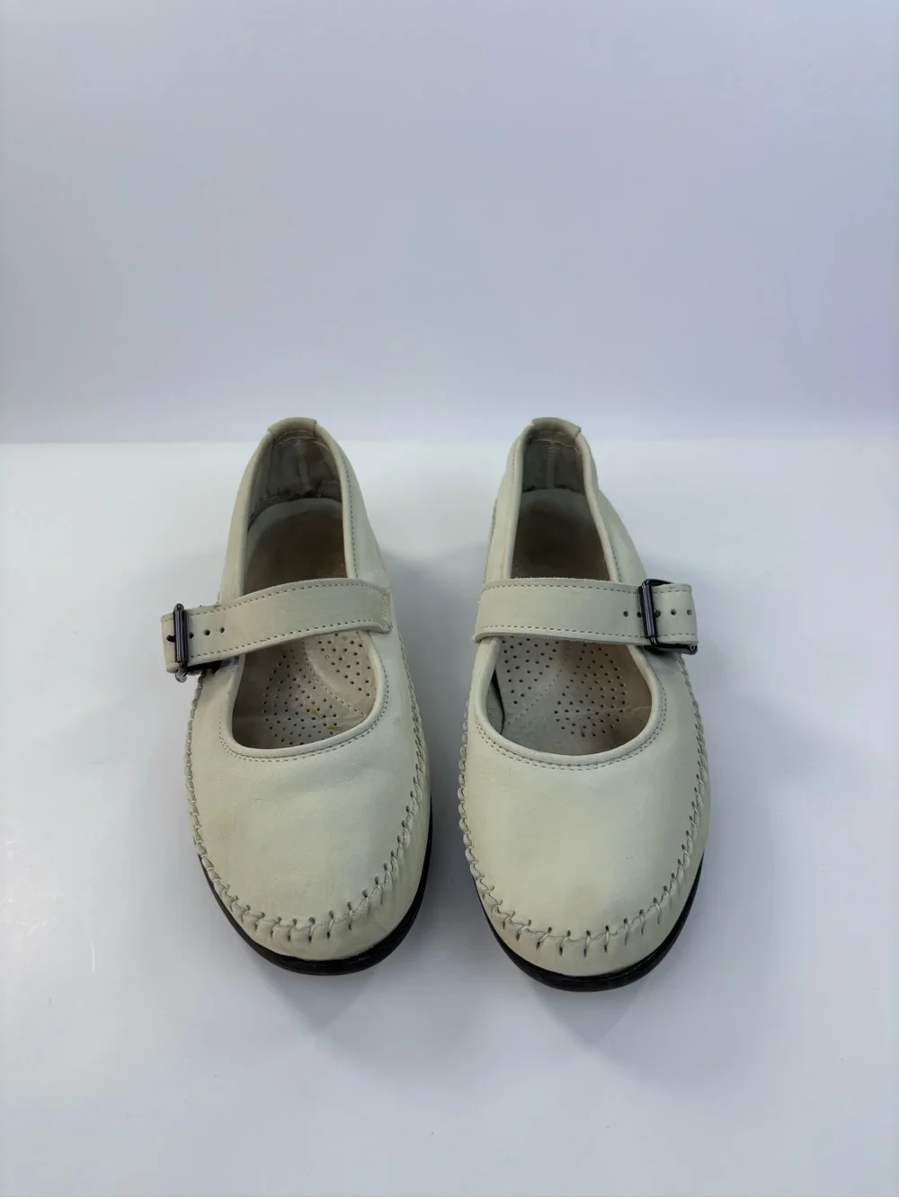 Dexter Cream women’s Mary Jane Shoes with Buckle